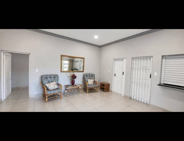 3 BEDROOM TOWNHOUSE FOR SALE IN DIE HOEWES